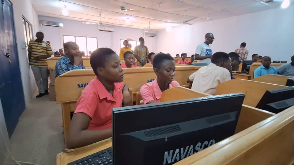 Haruna Iddrisu donates computers to Navrongo SHS